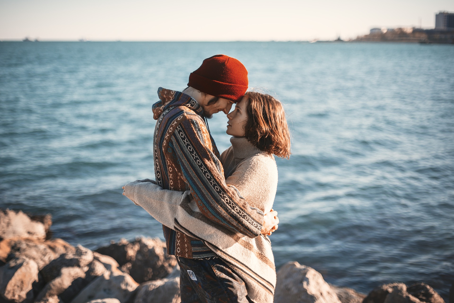 7 Signs That Your Husband Is Still In Love with You